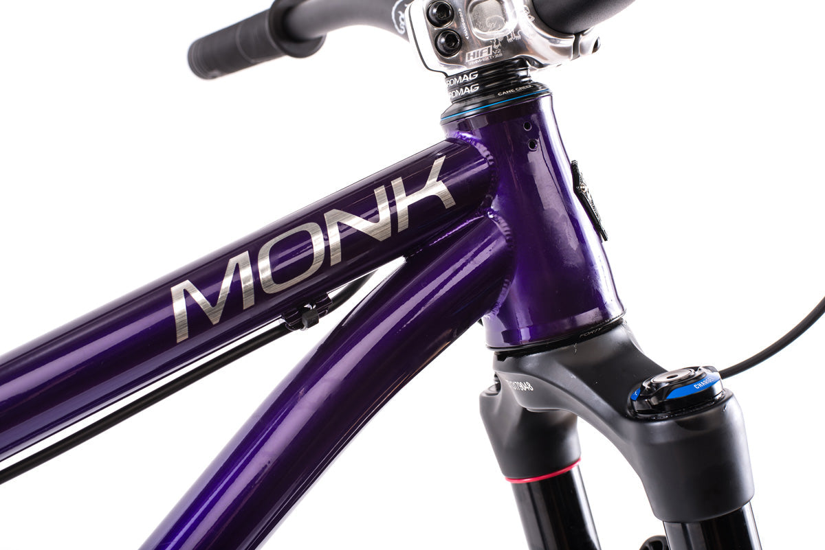 Monk 2021 — Chromag Bikes — Black & Gold 24